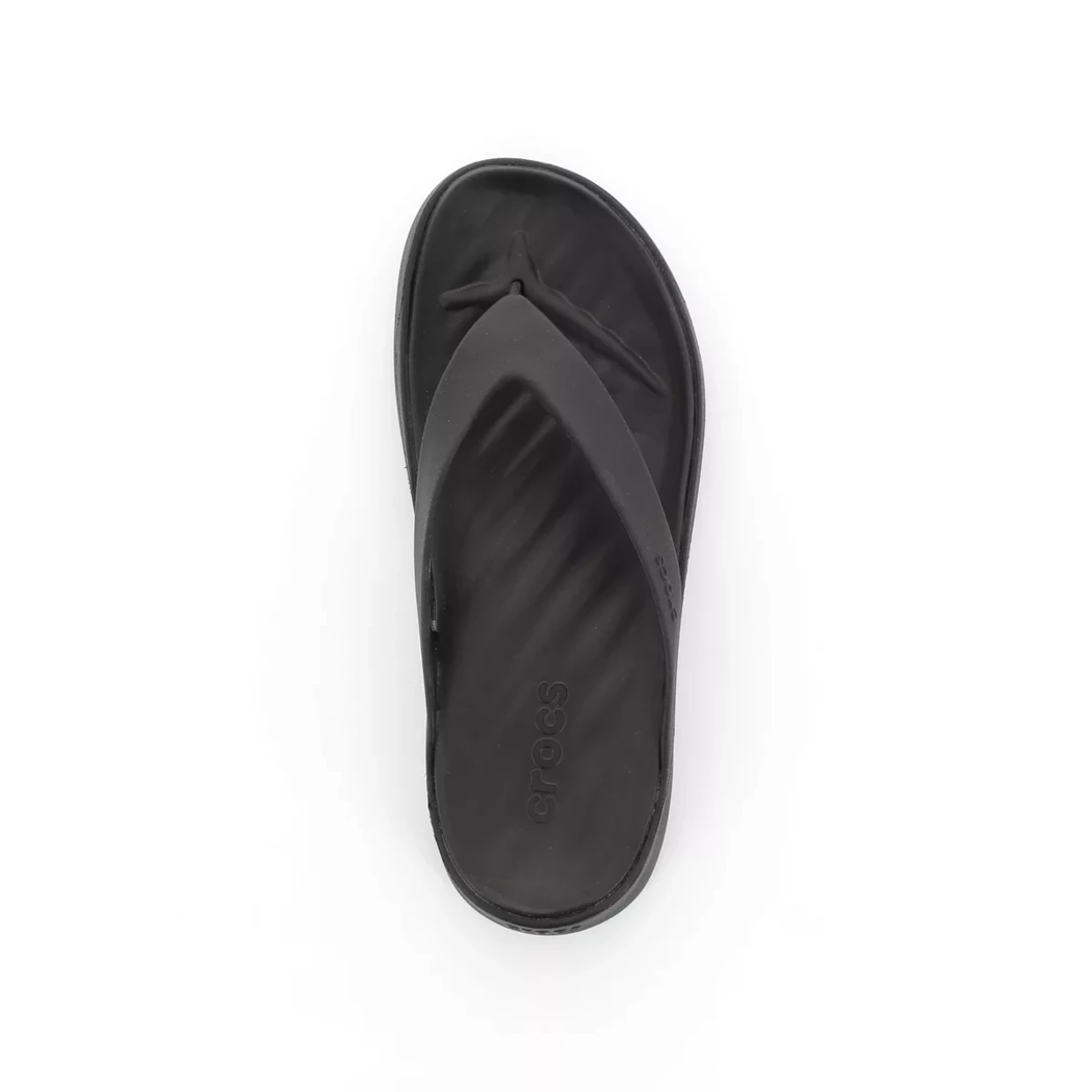 Image (6) de la chaussures Crocs - Tongs et Plage Noir en Caoutchouc