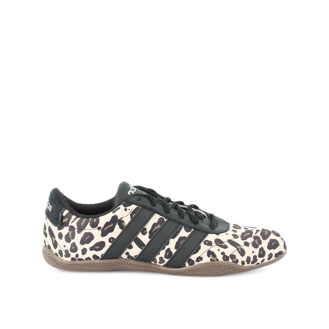 Image (2) de la chaussures Adidas - Baskets Beige en Textile